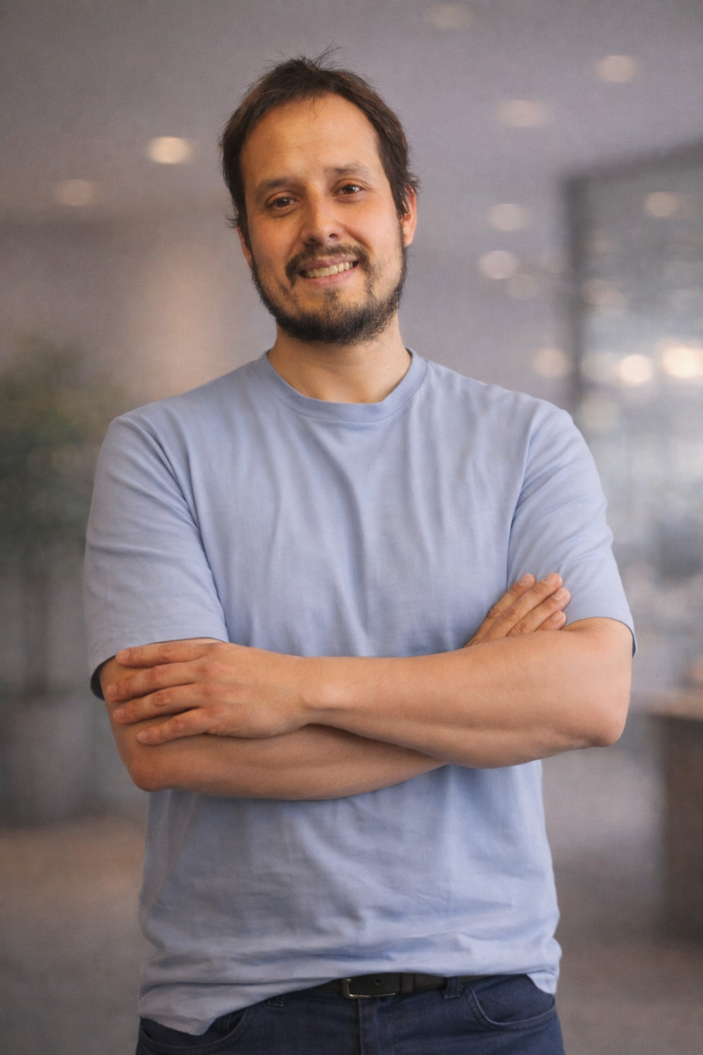 Eduardo Gómez — Consultor CRM y automatización